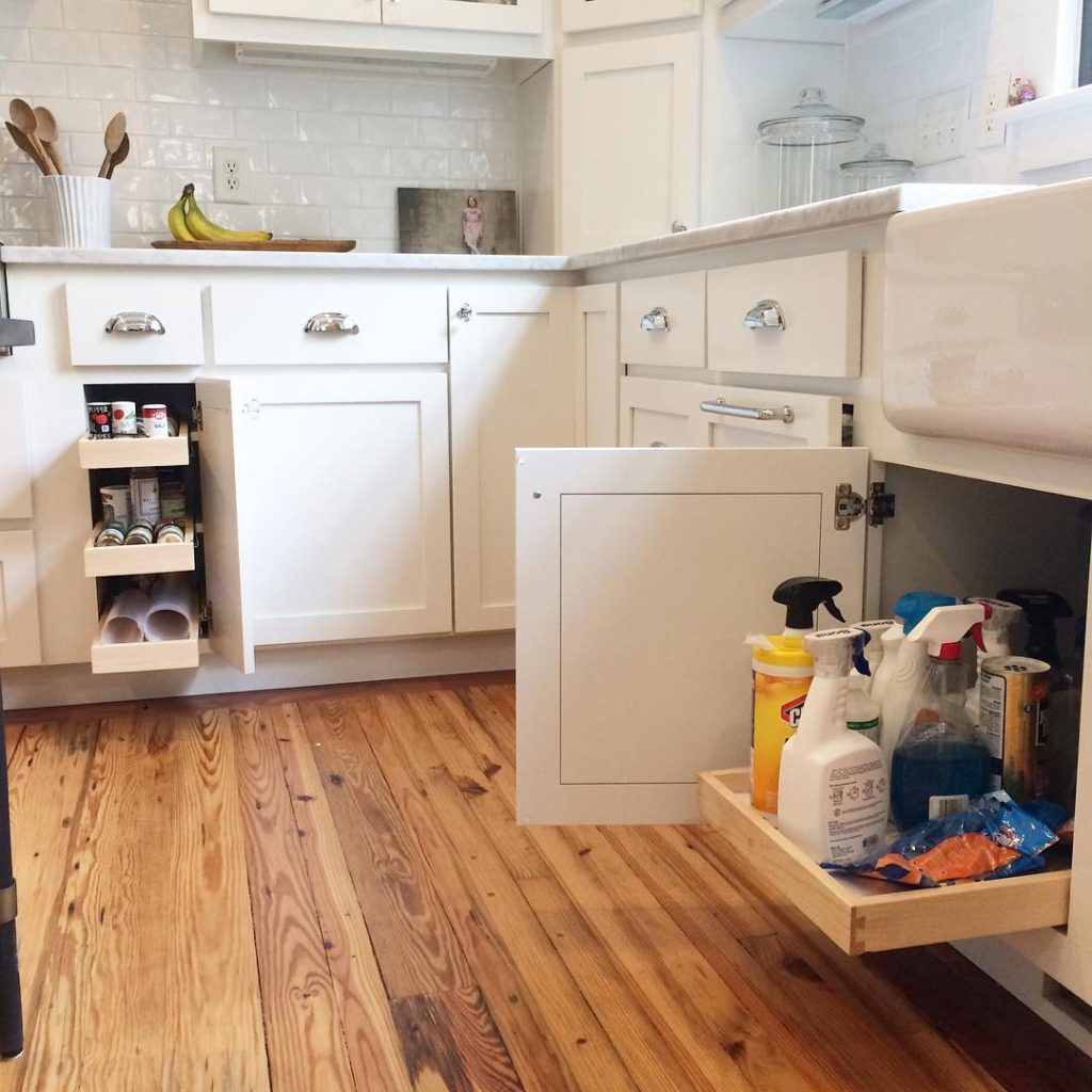 Choosing Whether To Reface Or Replace Your Kitchen Cabinets