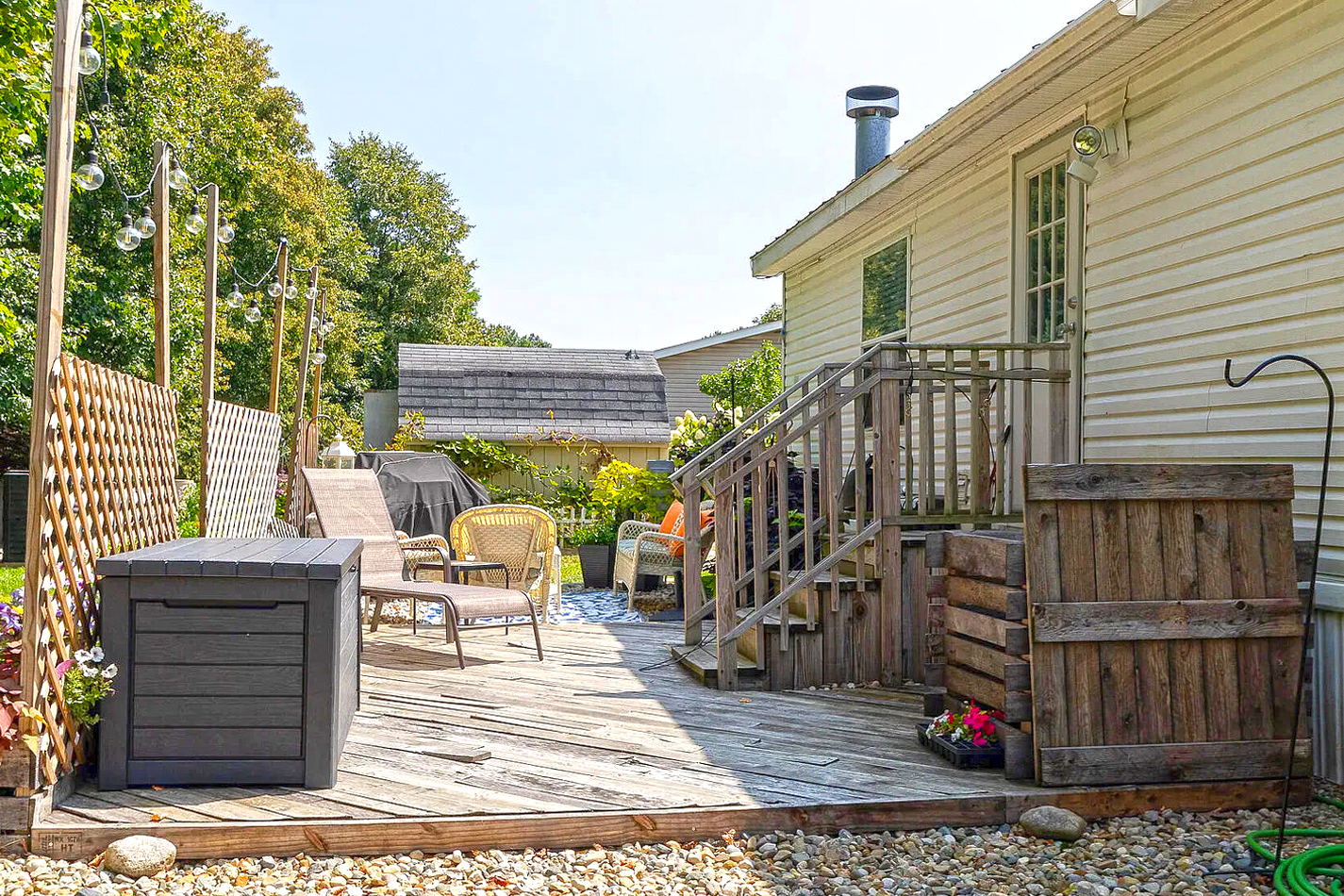 Mobile-Home-Patio-Deck